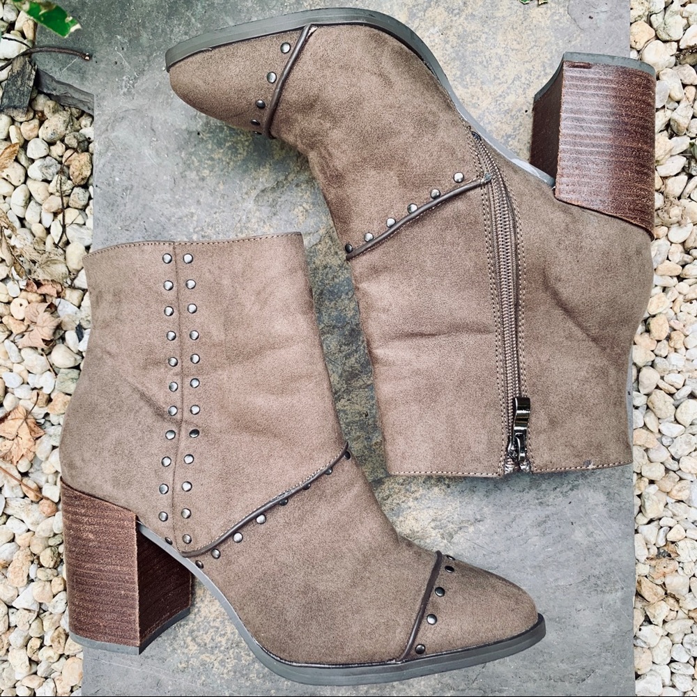 Report | ‘Jael’ Suede Studded Ankle Boots
